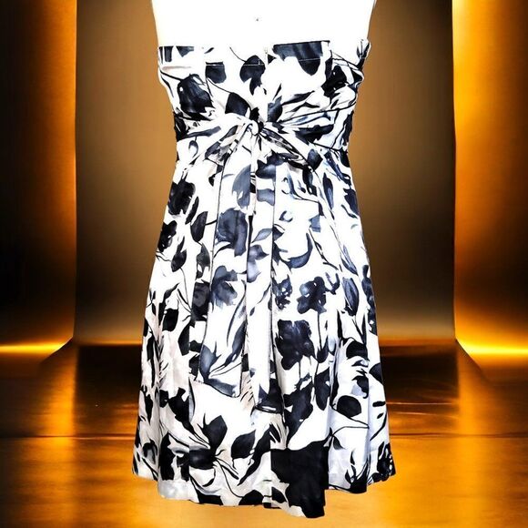Silky strapless black white floral dress - Picture 2 of 6